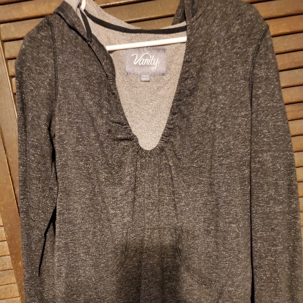 Long sleeve hooded shirt